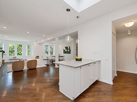 5th image of 2029 W Pierce Ave #4W