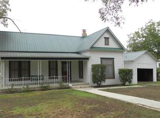 57 S Main St, Fentress, TX 78622