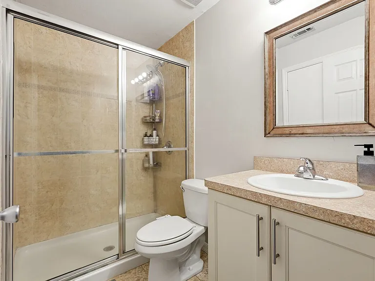 900 SW 62nd Blvd #B5 — Photo 13