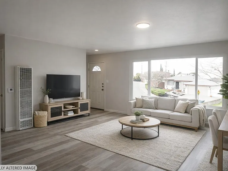 1115 Sereno Dr — Photo 1