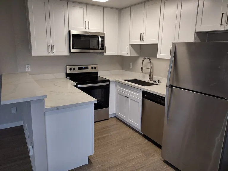 Mesa Palms Apartments — Photo 41