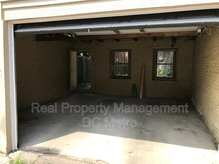 309 9th St NE — Photo 22