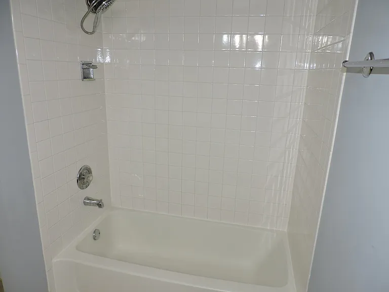 121 Hampton Ave — Photo 27