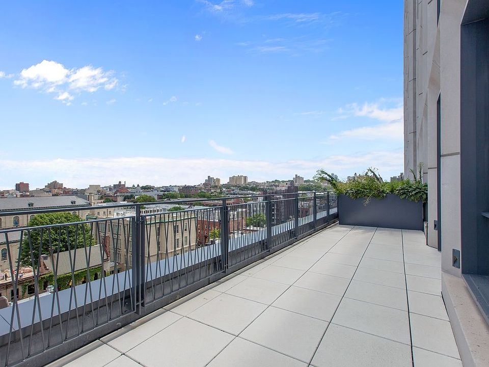 1st image of 550 Vanderbilt Ave #901