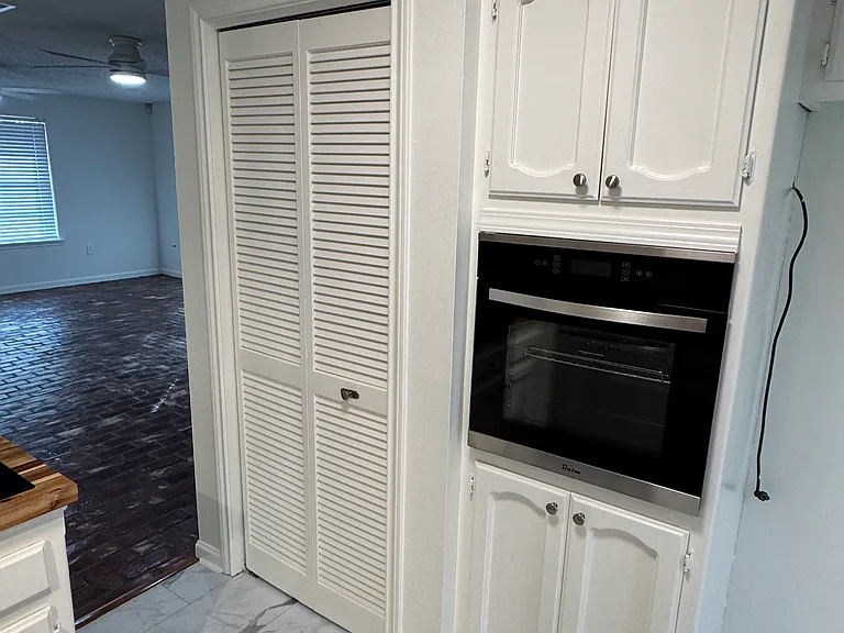 1413 Briarhurst Dr — Photo 16