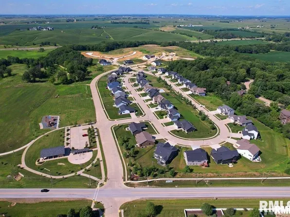 7169 Spring Creek Dr, Bettendorf, IA 52722