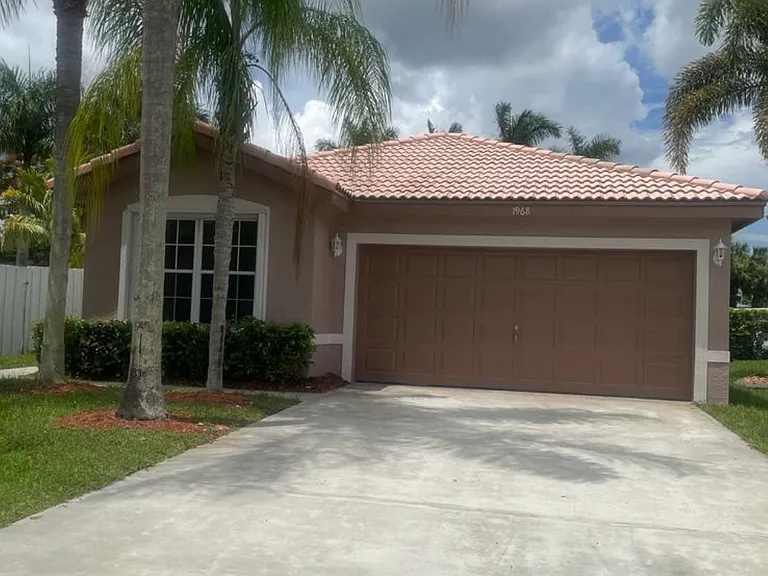 1968 SW 177th Ave #0 — Photo 1