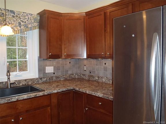 5th image of 7 Mallard Ct #7