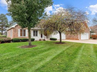 115 Glenn Dr #115, Cottage Grove, WI 53527