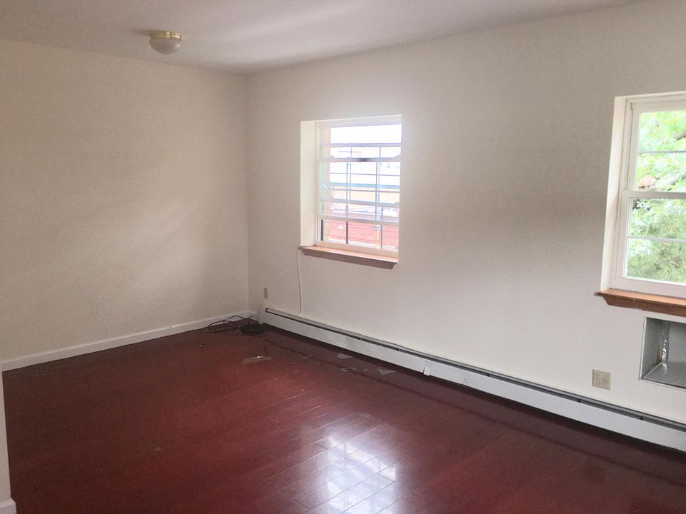 1st image of 8615 116th St #3