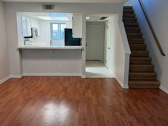 2nd image of 1078 Summerplace Dr