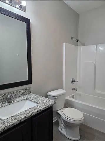 3 bed, 1250 sqft, $1,450 — Photo 4