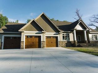 2515 Langer Ln, Bismarck, ND 58504