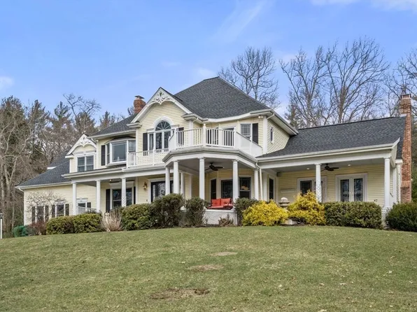 95 Warren St, Upton, MA 01568