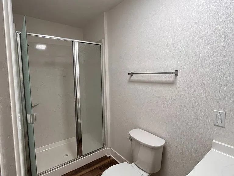 1031 Moss Rd — Photo 5