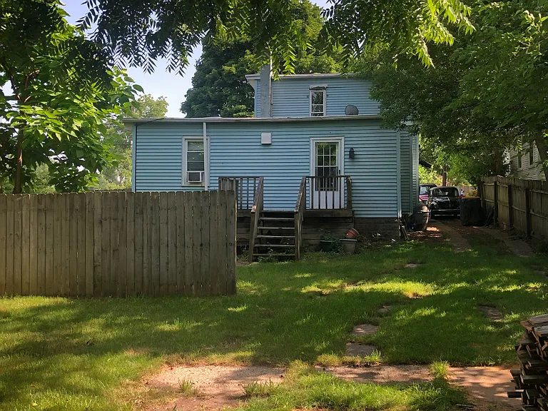 557 Walnut St NE #1 — Photo 20