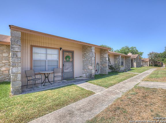 2nd image of 1051 COUNTRY CLUB DR #J-35