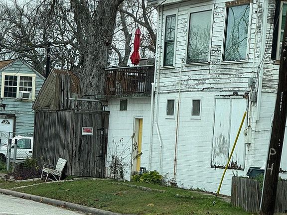 4th image of 5501 Elysian St