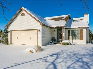 10 Logans Run, Rochester, NY 14626