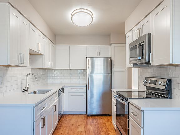 Spacious kitchen perfect for entertaining guests