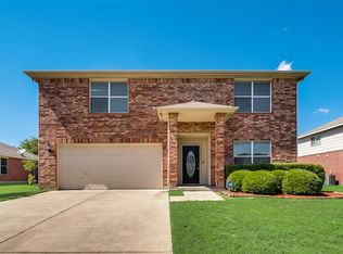 732 Pheasant Rd, Saginaw, TX 76131