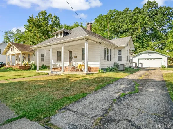 321 S Market St, Sparta, IL 62286