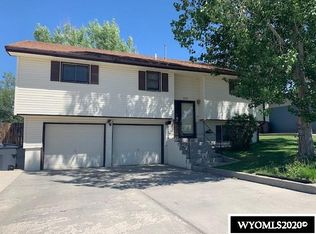 1275 McDougall Dr, Lander, WY 82520