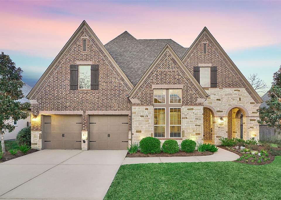 1st image of 114 Monterrey Pines Dr