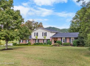 150 Raccoon Valley Rd, Powell, TN 37849