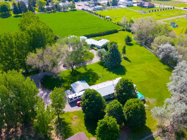137 Hilltop Ct #A, Burley, ID 83318