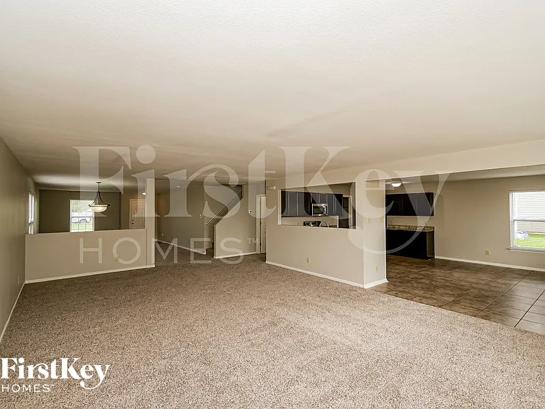 4260 Arches Ct — Photo 2