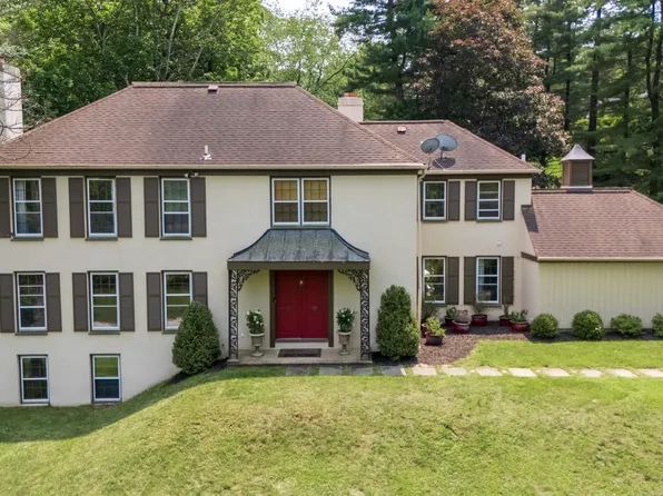 654 Limehouse Rd, Wayne, PA 19087