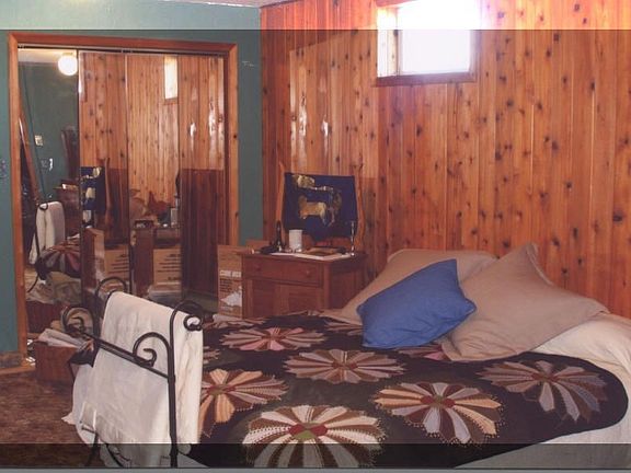 Basment bedroom