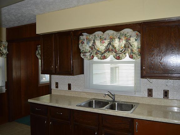 4th image of 3506 Avenue F