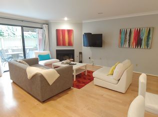 6665 Franklin Ave APT 4, Los Angeles, CA 90028