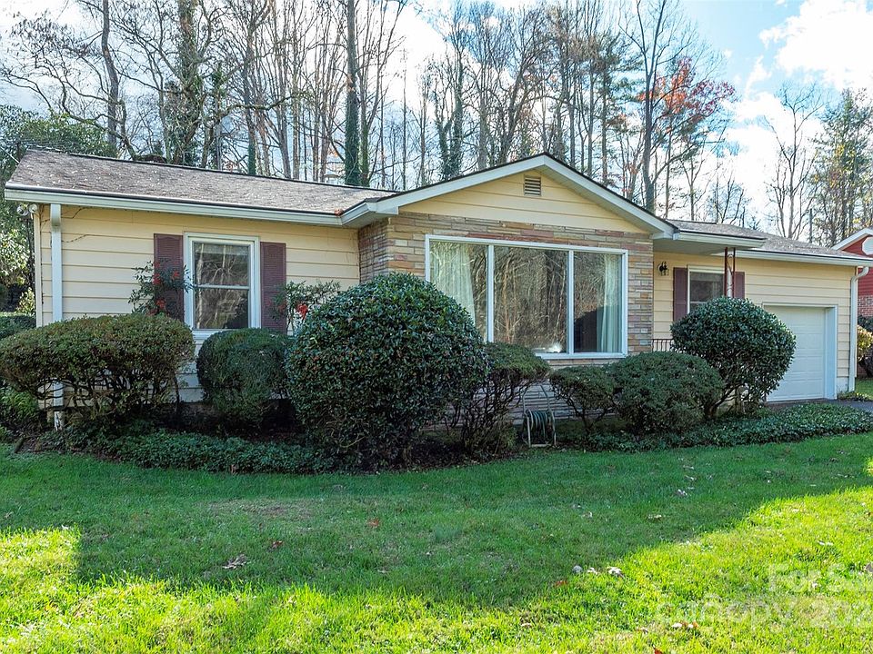 1st image of 330 S Lakewood Cir