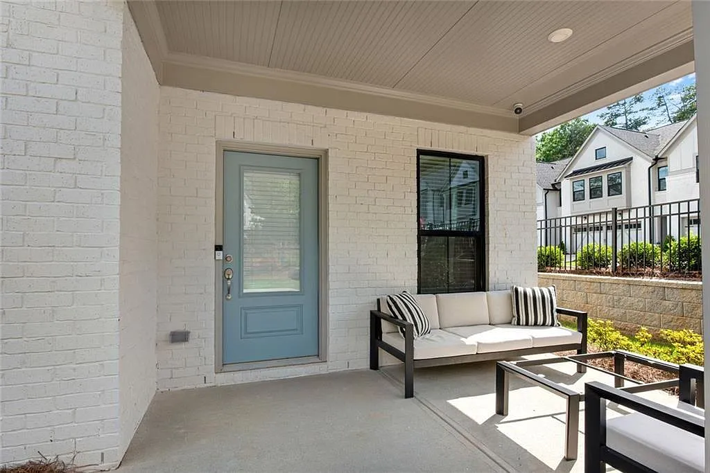 3 bed, 3.5 bath, 2399 sqft, $3,650 — Photo 3