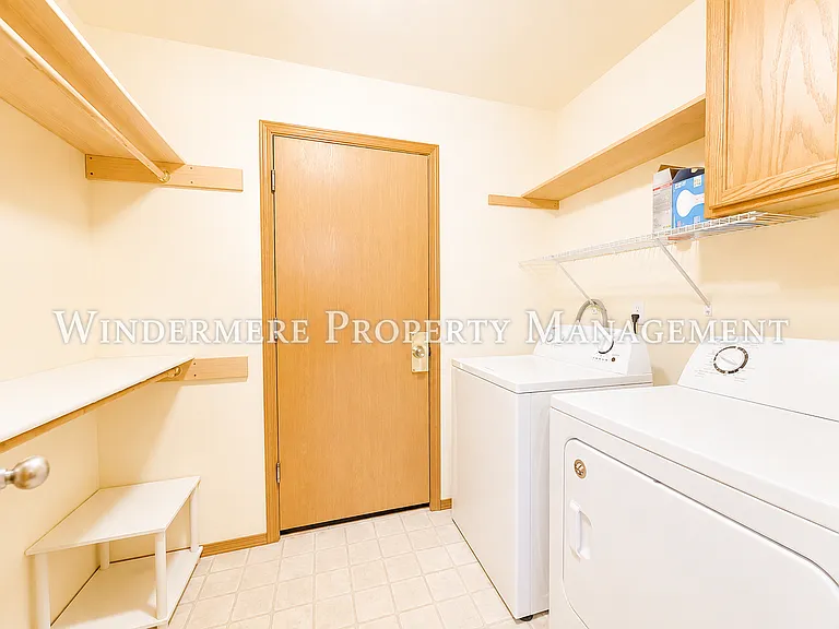 3005 NE Yale Way — Photo 10