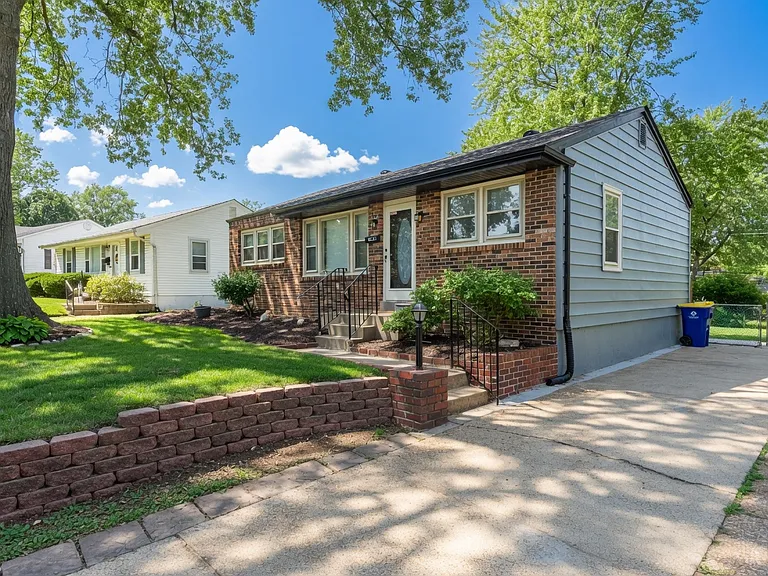 4423 Vance Ave — Photo 2