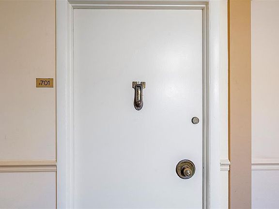4th image of 1 Key Capri APT 701E