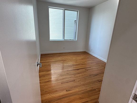 5th image of 79 Lott St Floor 1