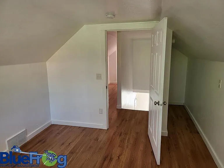 708 Chicago St — Photo 9
