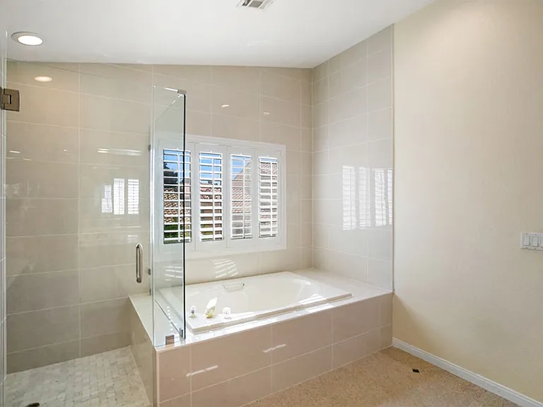 2120 Waterbury Ln — Photo 40