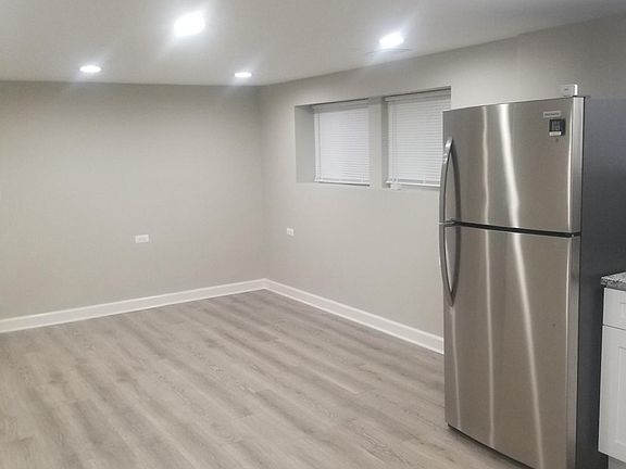 2nd image of 5343 W Drummond Pl #G