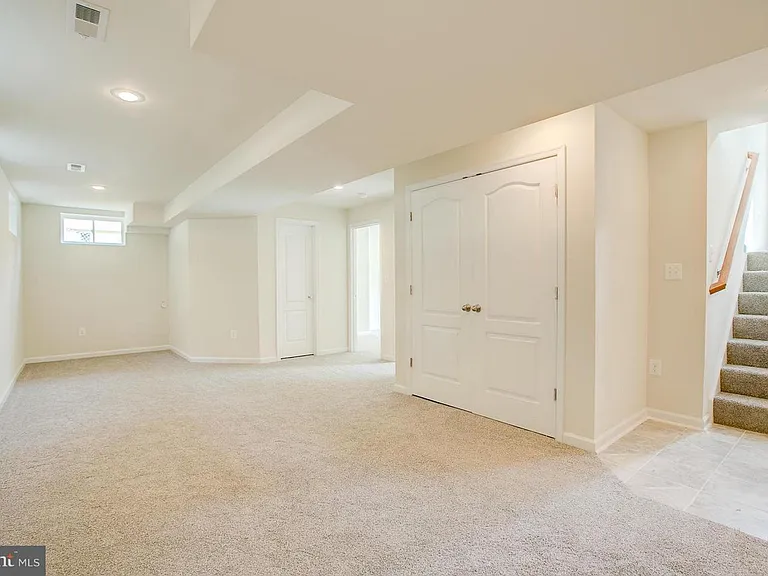 1002 Aquia Dr — Photo 16