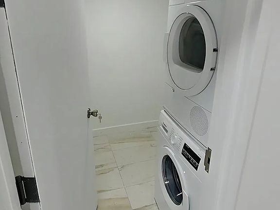 4th image of 583 Vanderbilt Ave #2