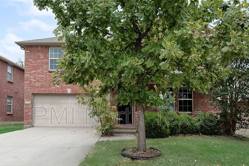 4 bed, 2.5 bath, 2617 sqft, $2,800 — Photo 3