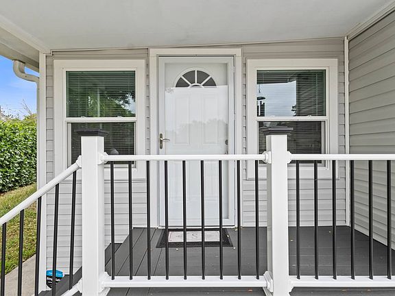 4th image of 1001 Crystal Lake Dr #1001