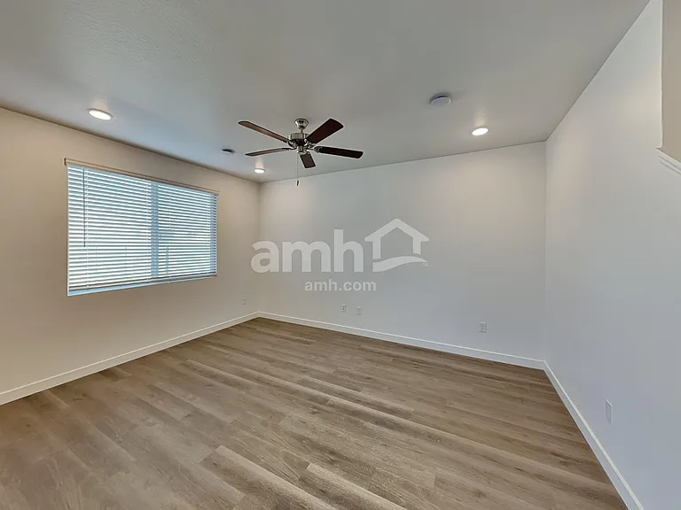 12634 W Flynn Ln — Photo 6