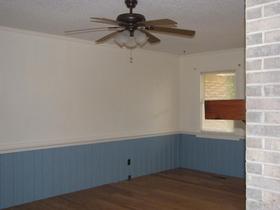 2nd image of 408 Alton St